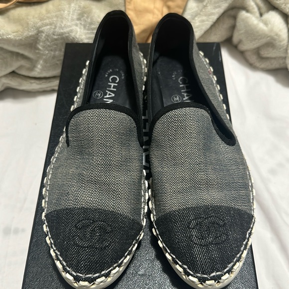 Chanel Mocassins-Loafers - Picture 1 of 3
